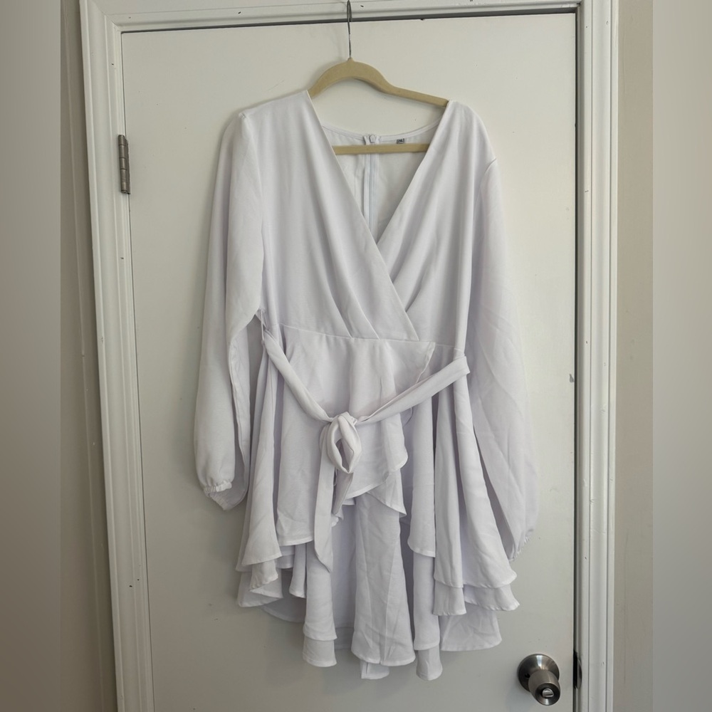 Cosonen Long Sleeve V-Neck Dress - Never Worn